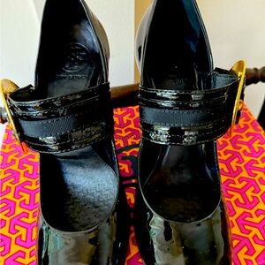 Tory Burch size 8  black patent leather heels in perfect condition.